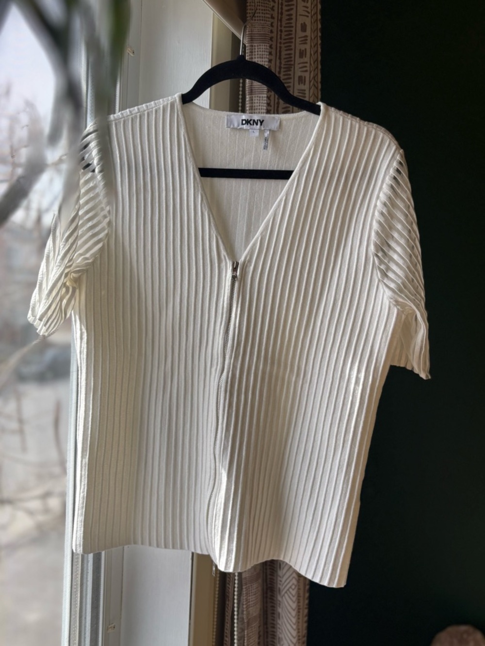 DKNY Cream Ribbed Short-Sleeve Zip Front Top